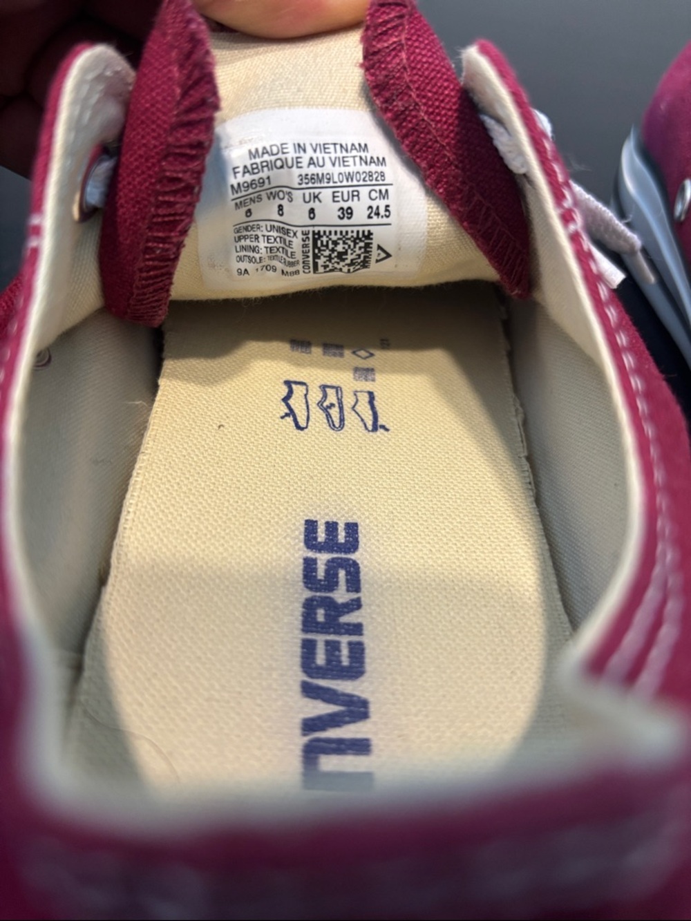 Converse Classic Chuck Taylor Maroon White Canvas Low Top Sneakers Size W8 M6 - Picture 5 of 7